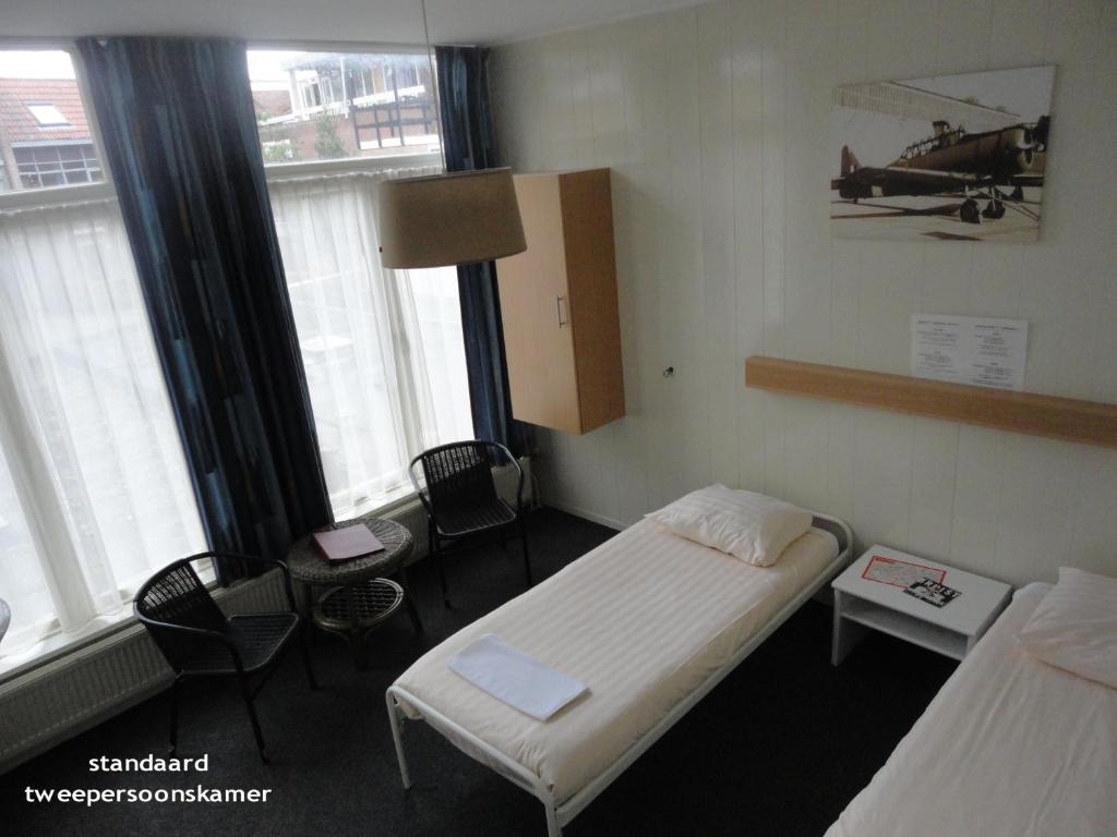Hotel 'T Anker Леуварден Стая снимка