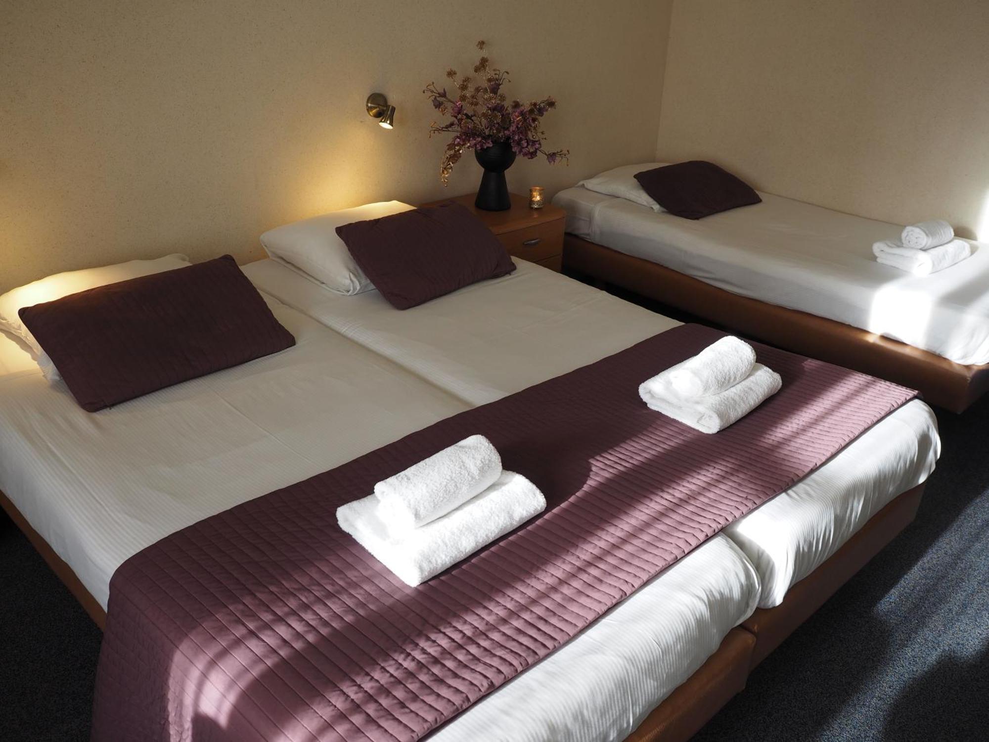 Hotel 'T Anker Леуварден Екстериор снимка