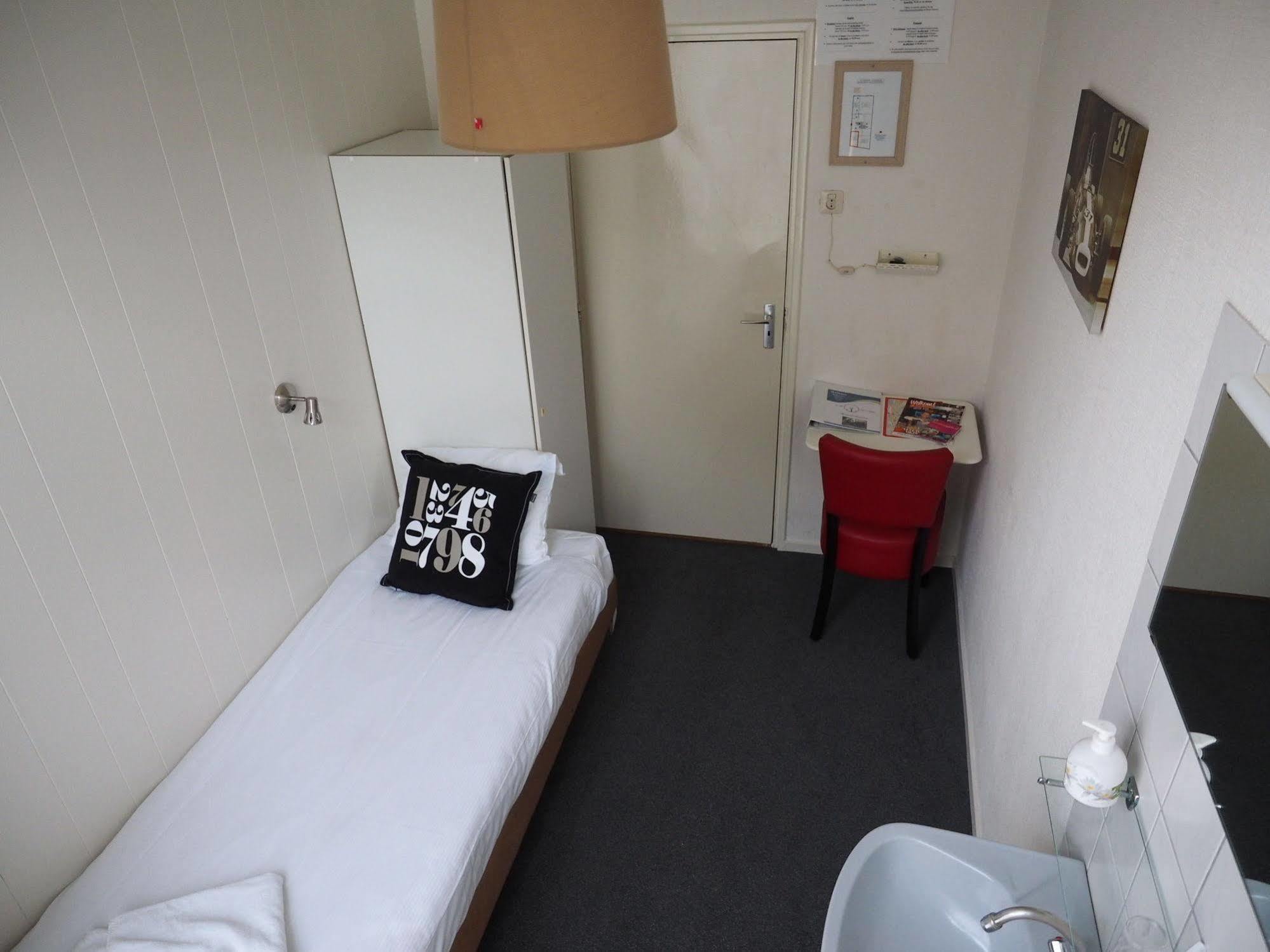 Hotel 'T Anker Леуварден Екстериор снимка