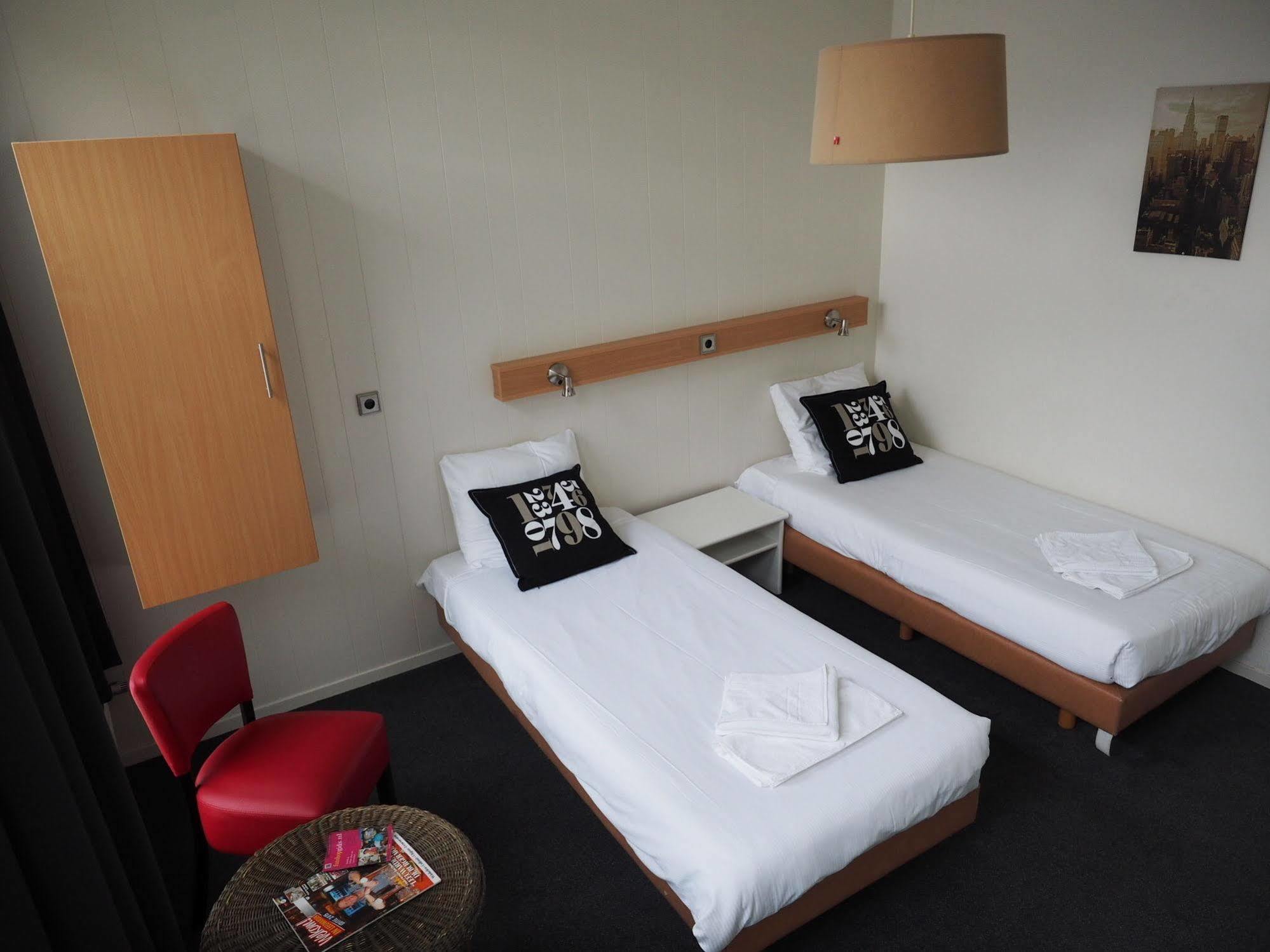 Hotel 'T Anker Леуварден Екстериор снимка
