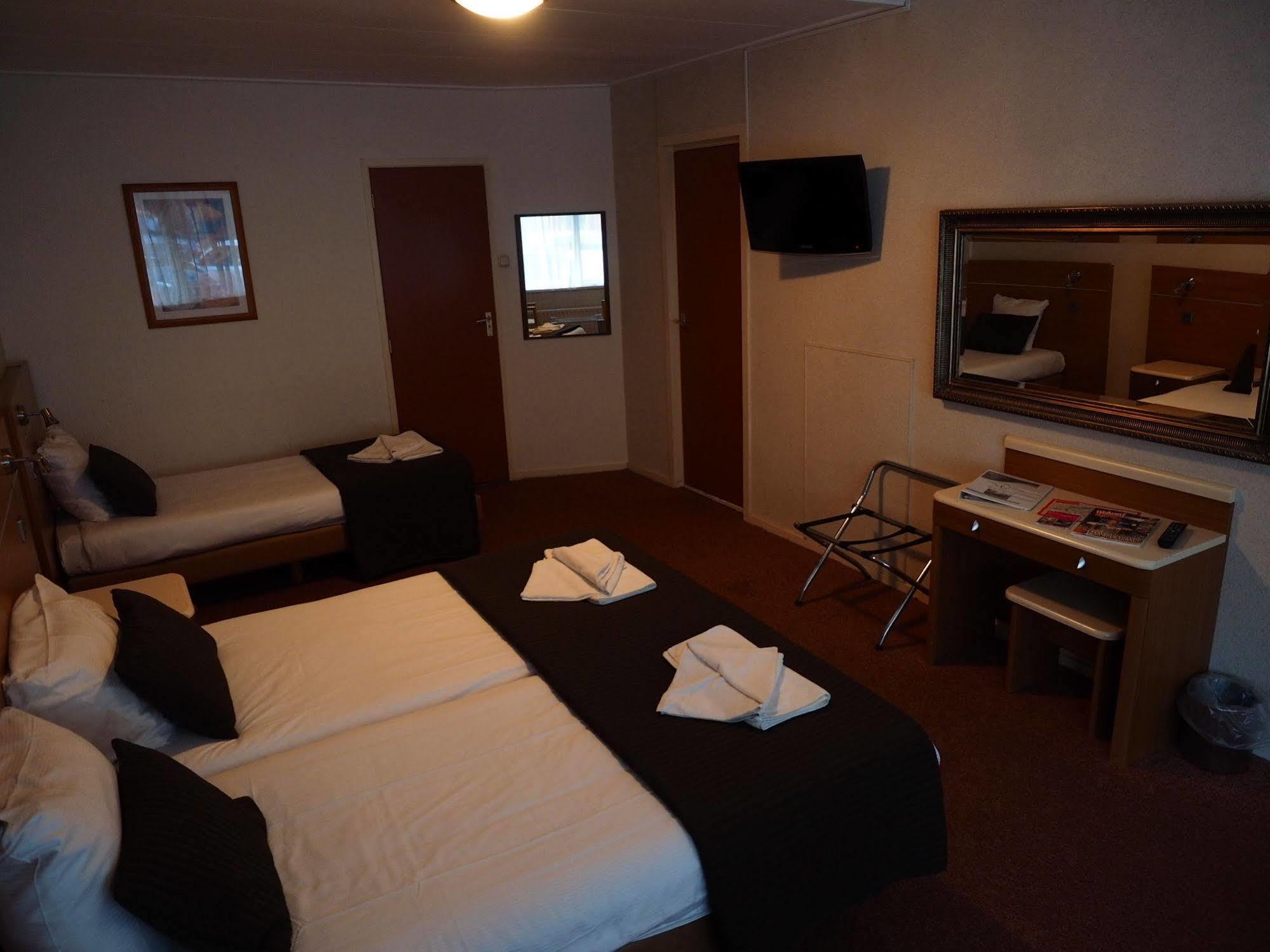 Hotel 'T Anker Леуварден Екстериор снимка